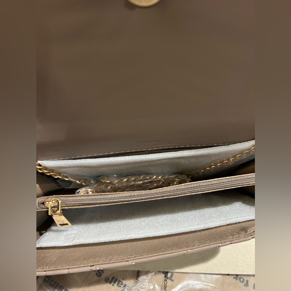 NWT-  Badgley Mischka v quilting center crossbody in taupe  - style 4183 - Picture 3 of 7